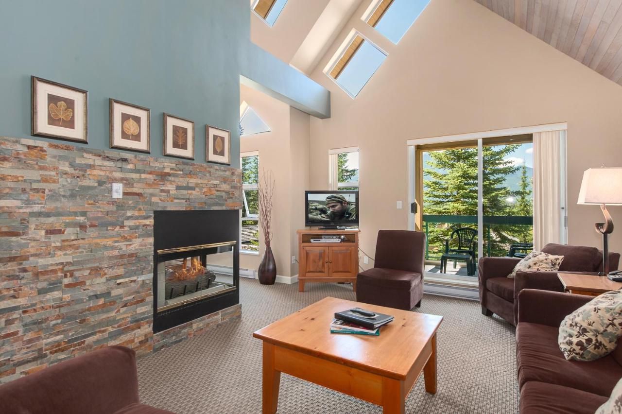 Snowbird Townhouses By Elevate Vacations Whistler Zewnętrze zdjęcie