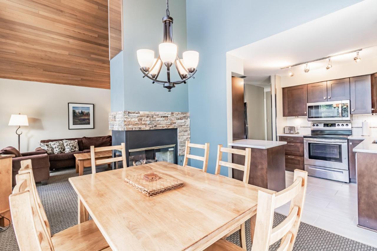 Snowbird Townhouses By Elevate Vacations Whistler Zewnętrze zdjęcie