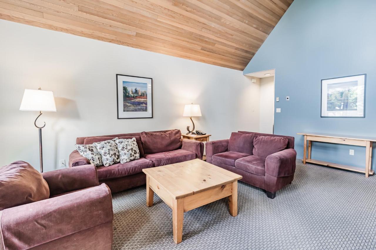 Snowbird Townhouses By Elevate Vacations Whistler Zewnętrze zdjęcie