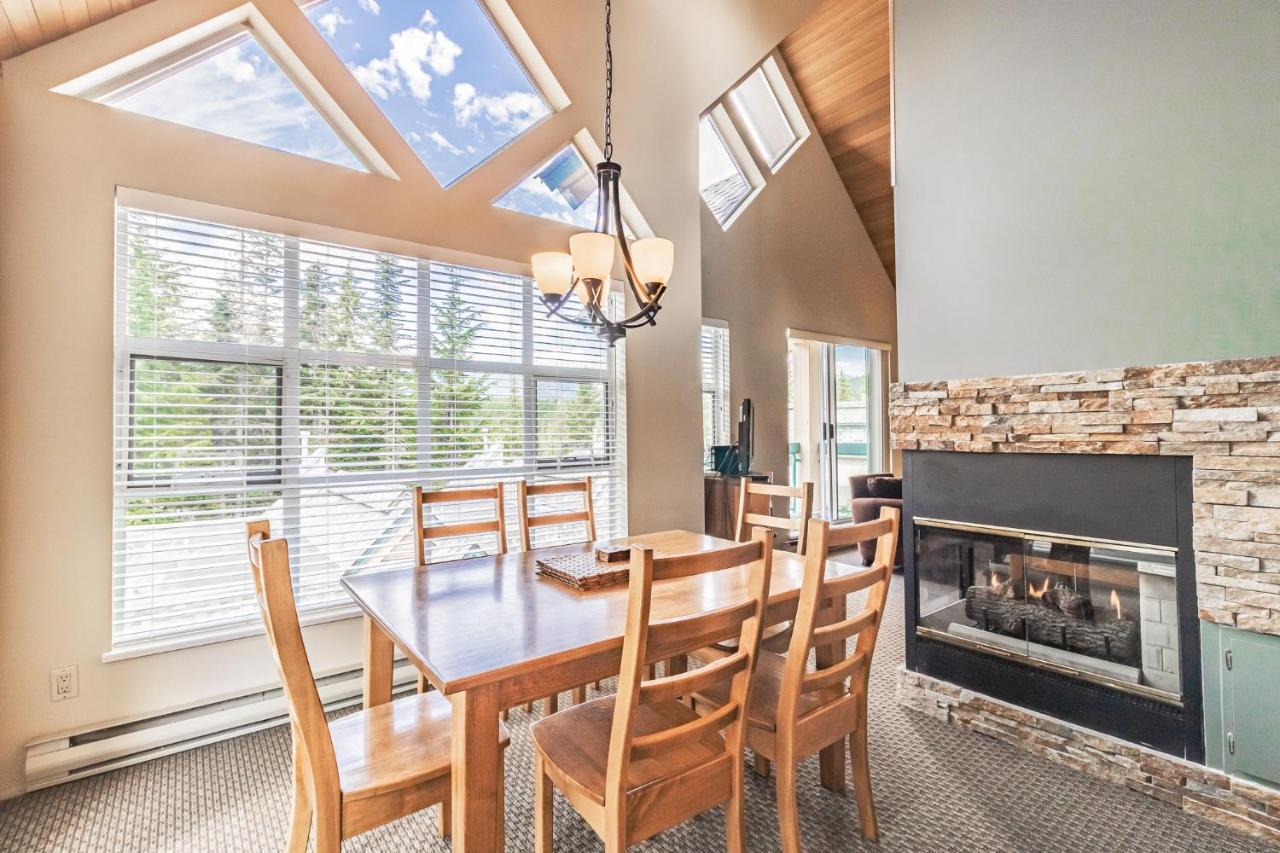 Snowbird Townhouses By Elevate Vacations Whistler Zewnętrze zdjęcie