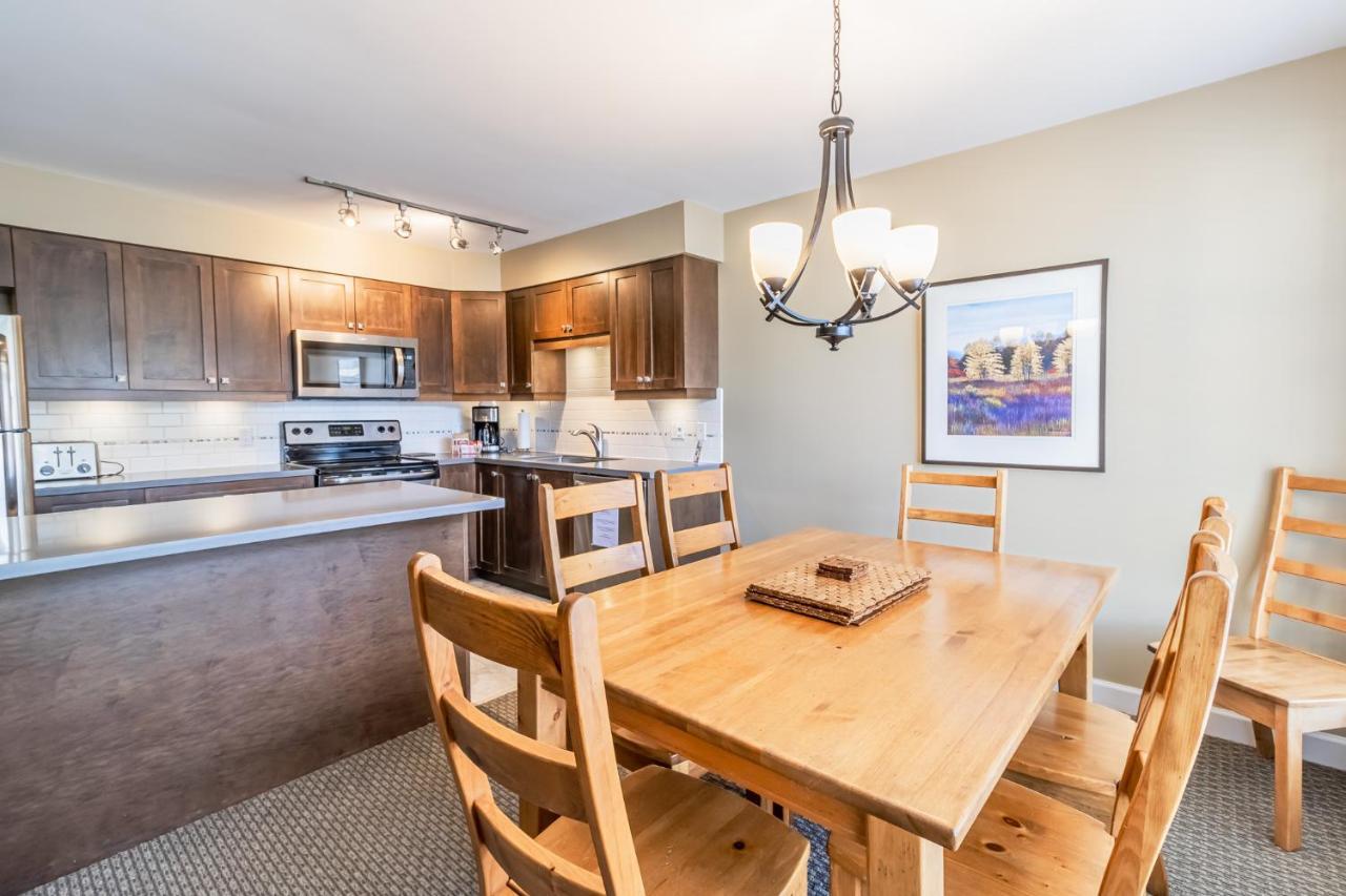Snowbird Townhouses By Elevate Vacations Whistler Zewnętrze zdjęcie