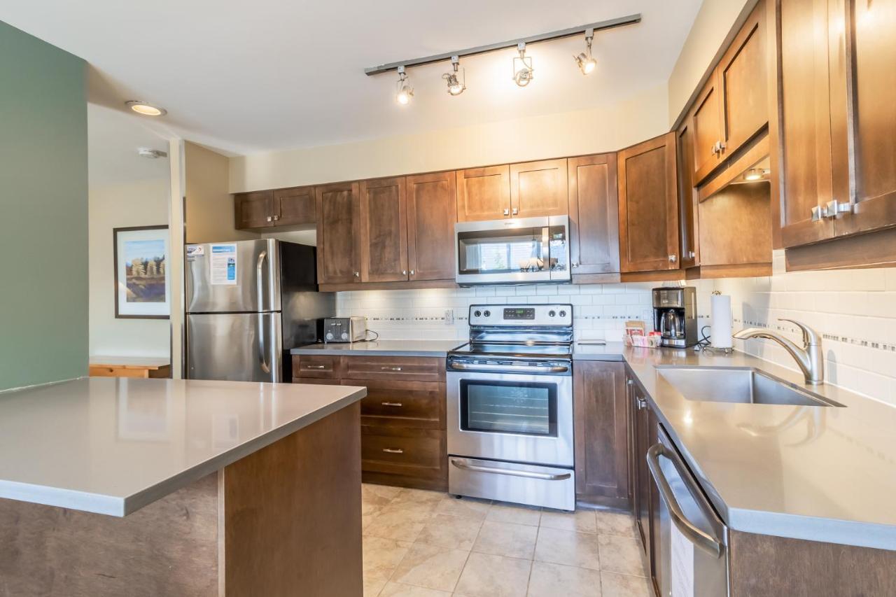 Snowbird Townhouses By Elevate Vacations Whistler Zewnętrze zdjęcie